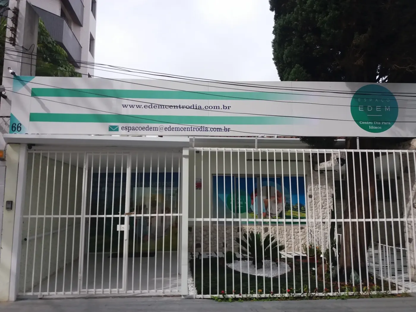Fachada do Espaço EDEM na Rua Paiaguás, 66